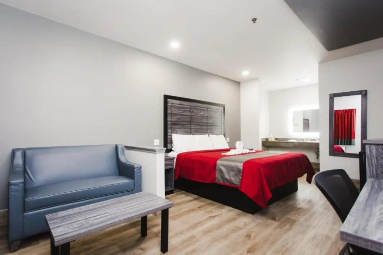 Standard Quadruple room with view