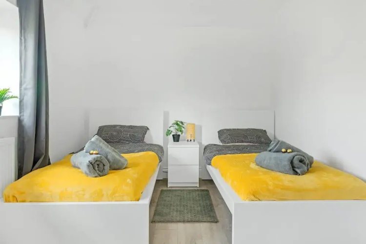 4 Bedrooms - 3 Bathrooms House
