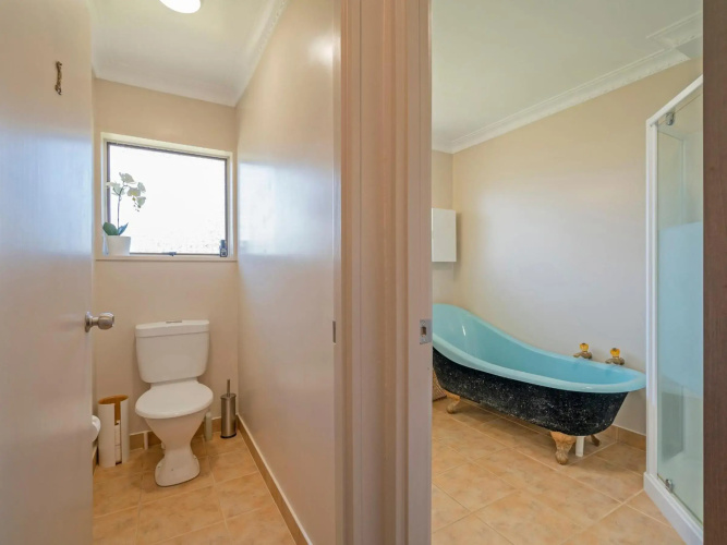 Bach on Boulevard - Pauanui Holiday Home