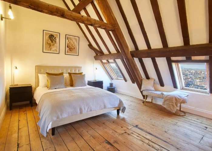 5 Bedrooms Cottage