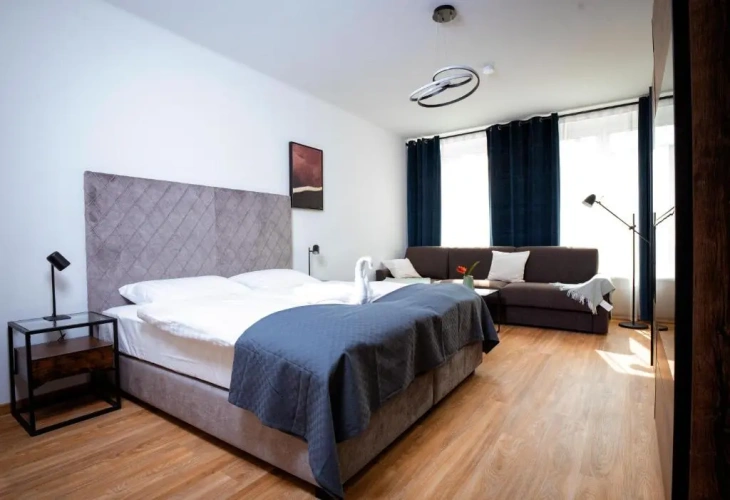 3 Bedrooms Apartment
