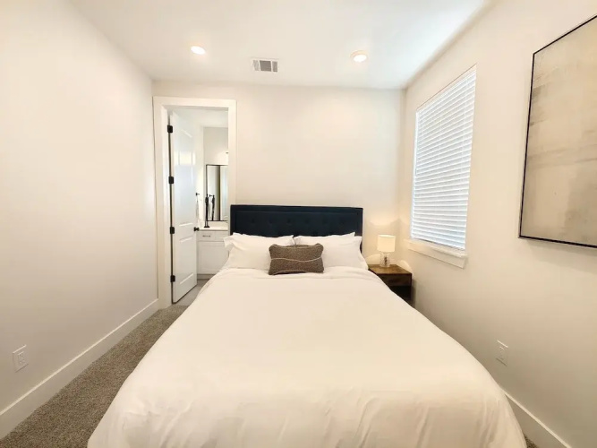 Northside Retreat Chic 3 Bdr, Pet Friendly!