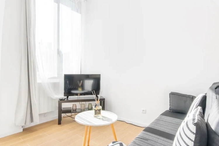 1 Bedroom Apartment with city view
