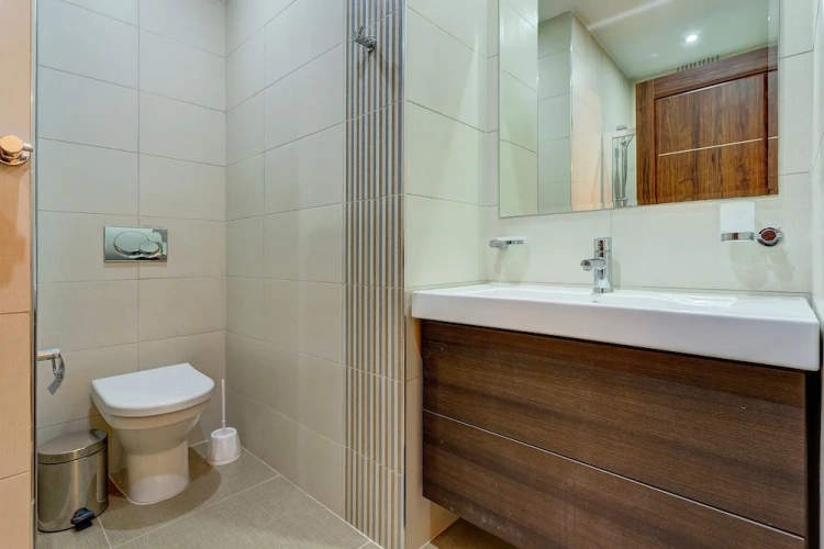 3 Bedrooms Apartment