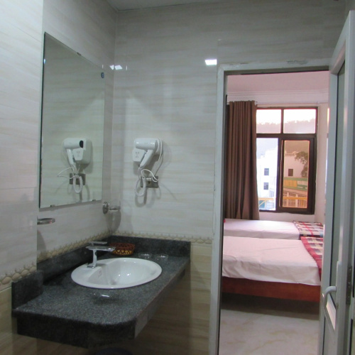 Viet Nhat Halong Hotel