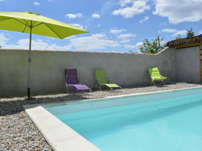 Chic Holiday Home in Pradons With Swimming Pool