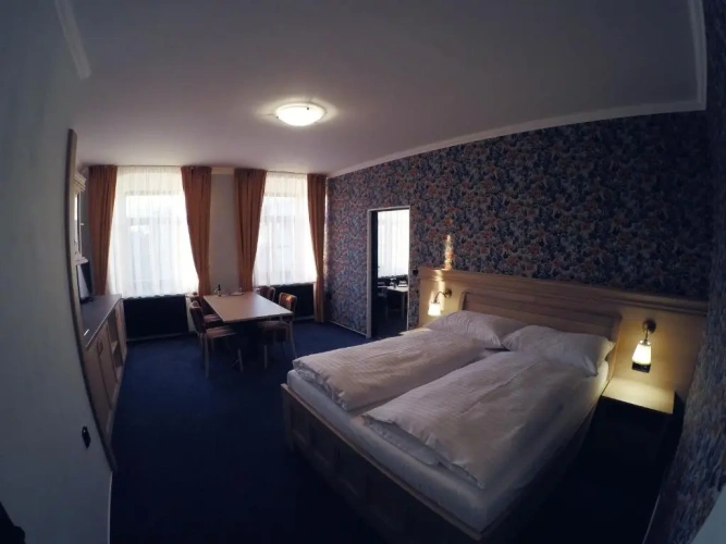 Deluxe Suite