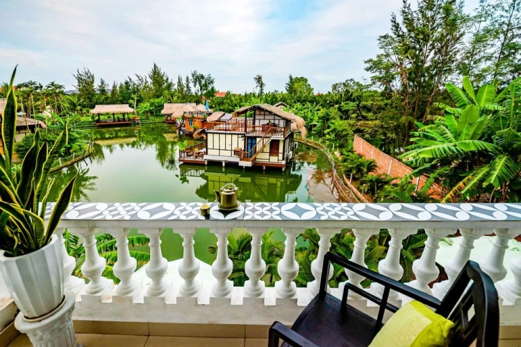 Deluxe Double room with balcony and with lake view