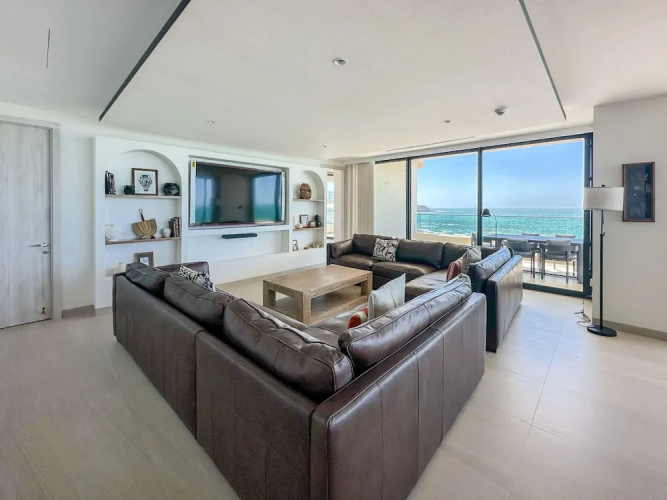 5BR Beachfront Luxury Condo