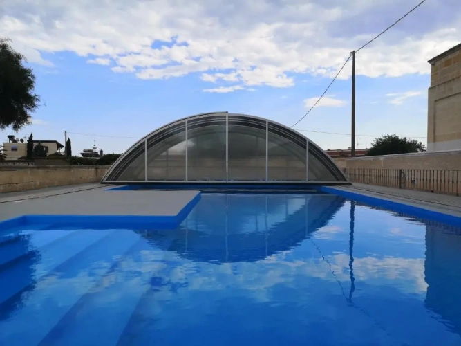 2 Bedrooms Villa