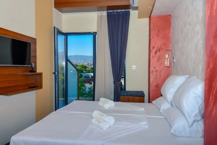 Standard Double room with balcony and with mountain view