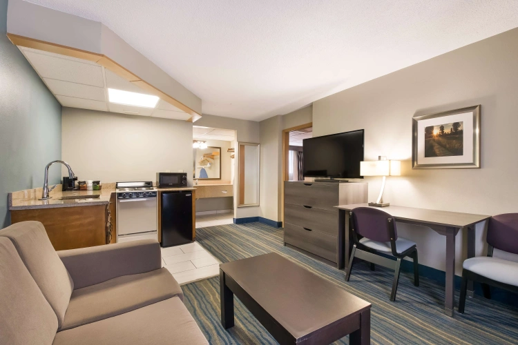 Quadruple Suite