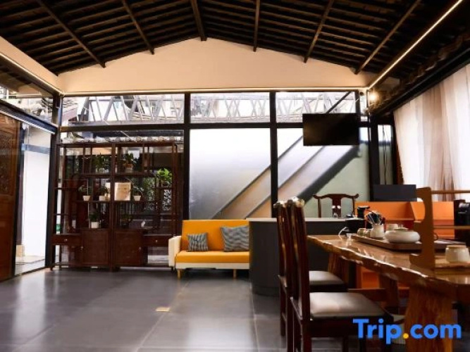 Qiufengge Homestay