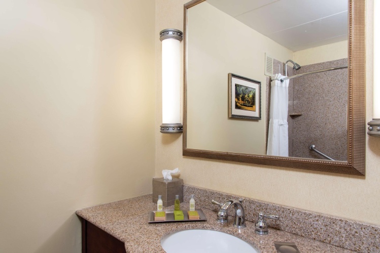 DoubleTree by Hilton Hotel Grand Rapids Airport photo 20