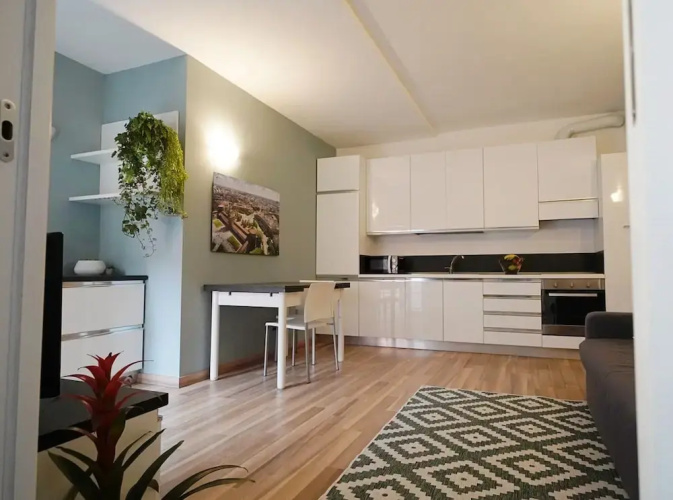 Modern Apt Next to M3 Metro, Milan