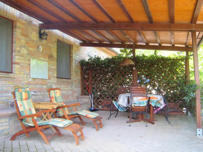 Tuscan Charm: Frassini Cottage