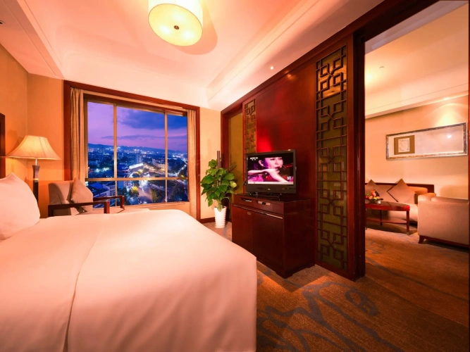 Deluxe Suite