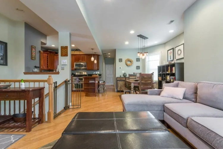3 Bedrooms Apartment
