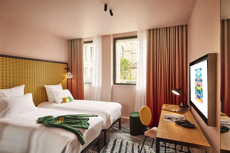 Medium Mama Twin room