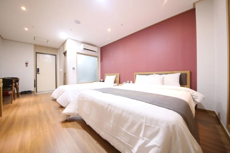 Golden Business Hotel