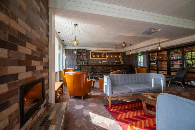 Arctic River Lodge