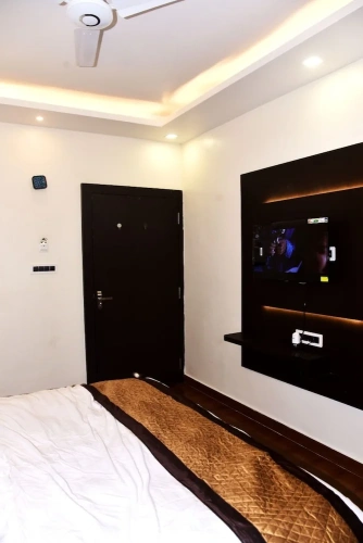Deluxe Double room with city view