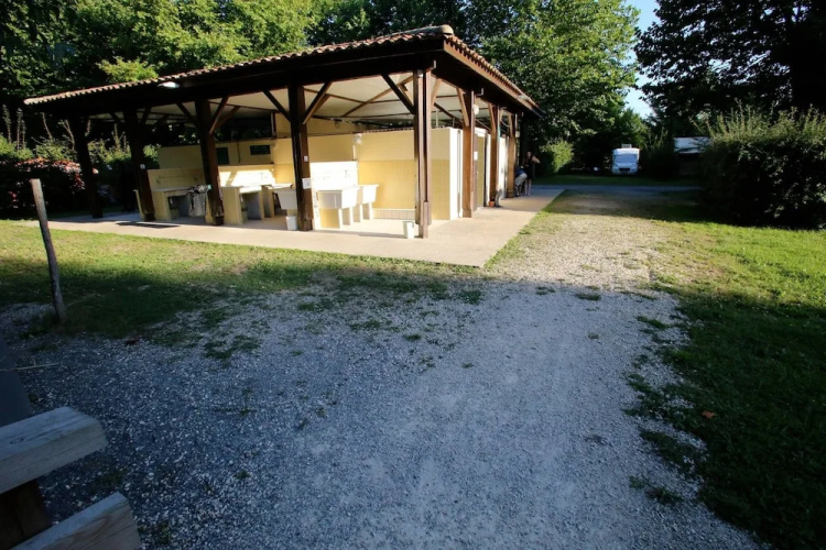 Camping l'ilot Du Chail