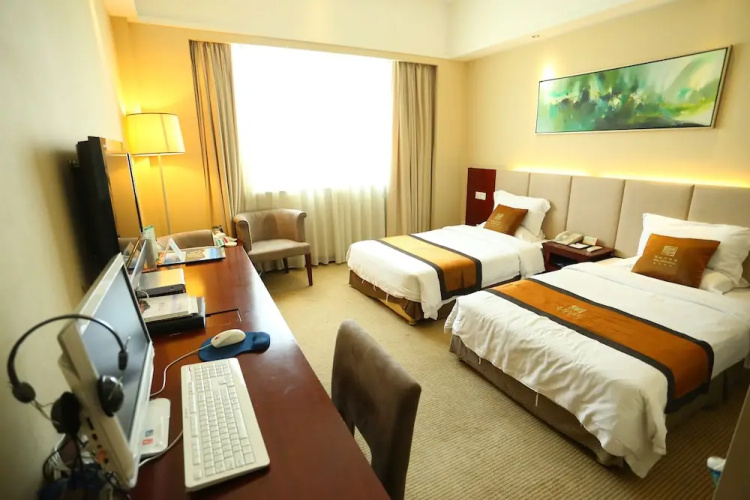 Royal Crown Hotel