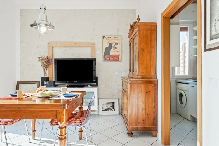 2 Bedrooms Apartment