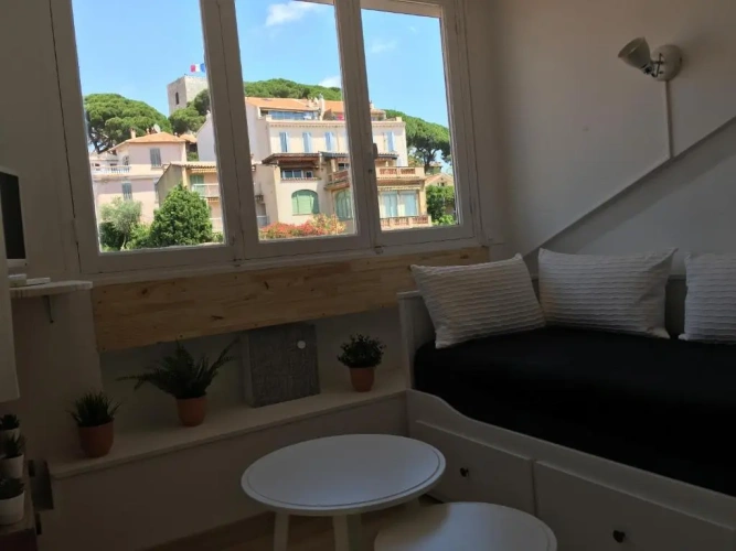 Deluxe Studio