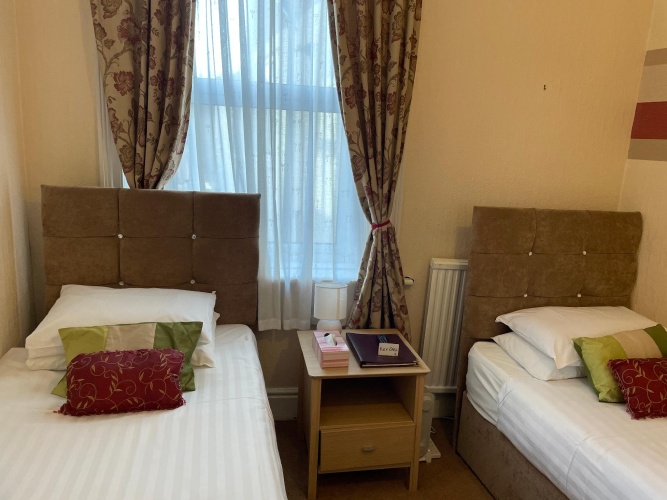 Standard Twin room