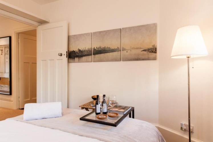 3 Bedrooms Apartment
