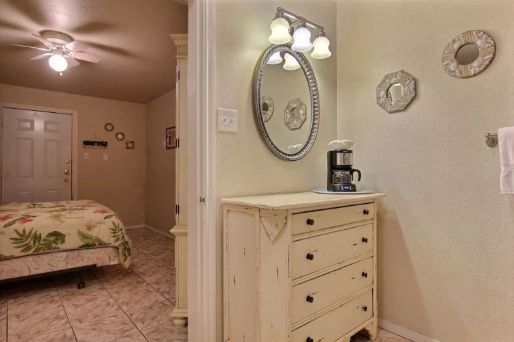 5 Bedrooms Cottage