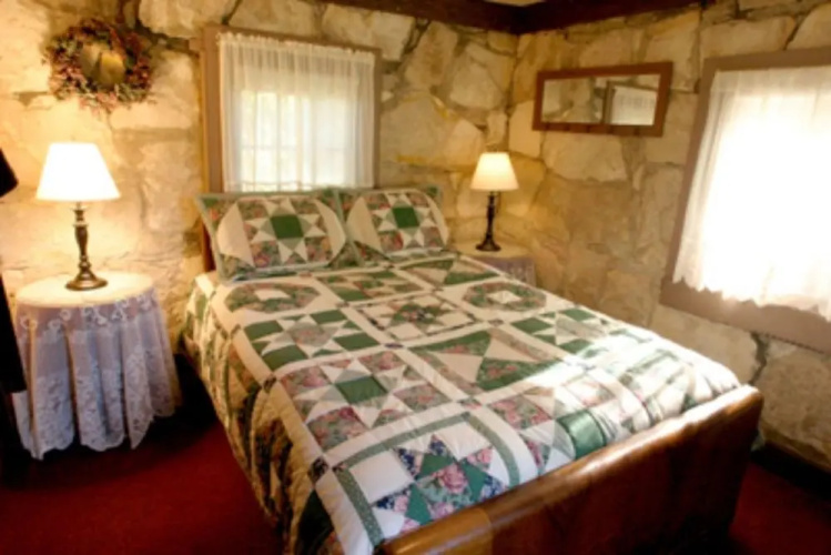 Kaleidoscope Inn & Gardens
