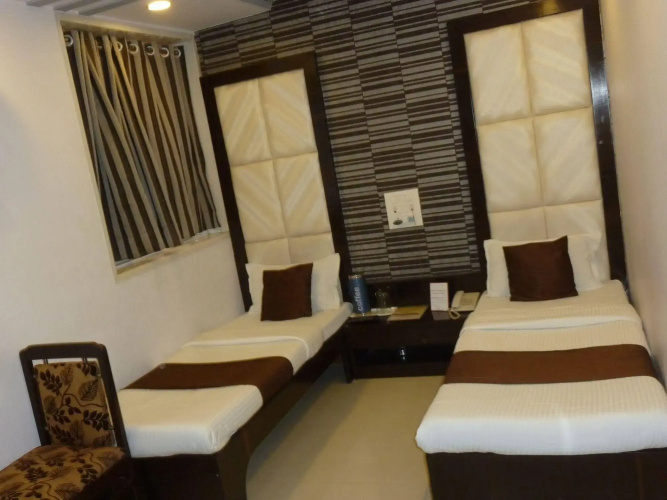 Hotel Satellite