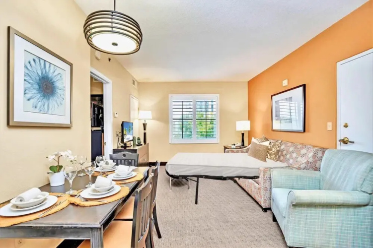 1BR King Suite-with Shared Pool hot tub