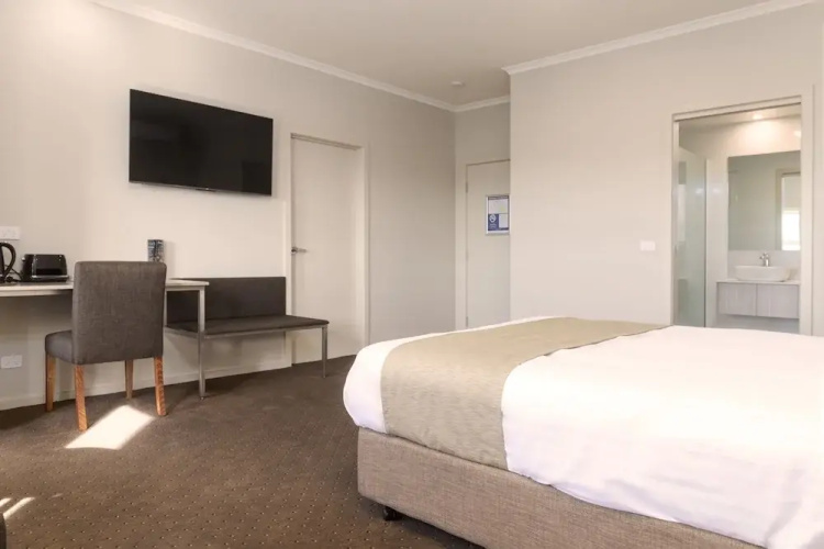 Somerset Hotel