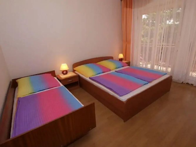 Apartment 712
