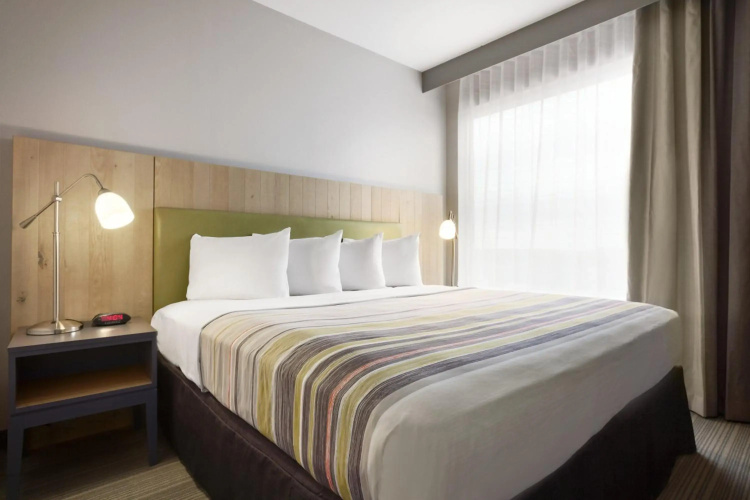 Country Inn & Suites by Radisson Bismarck Waterpark