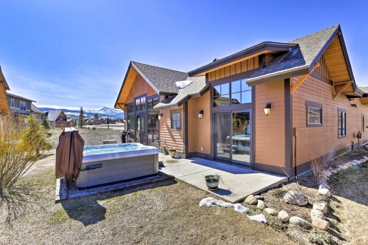 4 Bedrooms Cottage