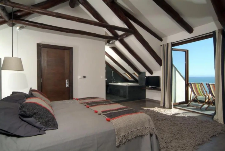 Suite with balcony