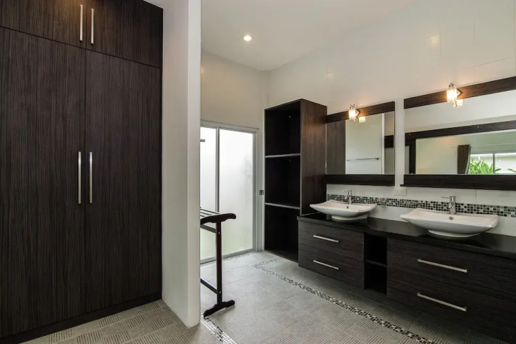 Private  4 Bedroom Pool Villa L28