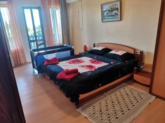 3 Bedrooms Cottage