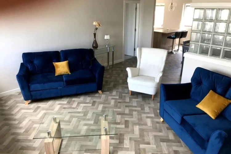 3 Bedrooms Apartment