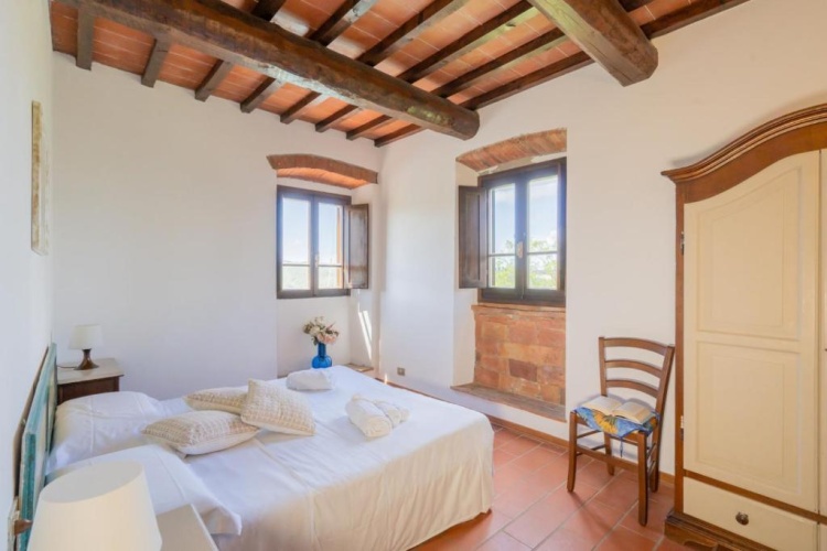 2 Bedrooms Double Apartment with garden view