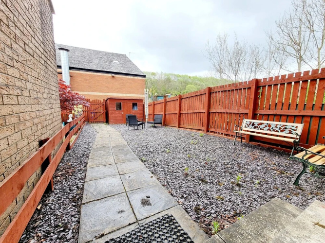 Spacious Family Home In Glasgow