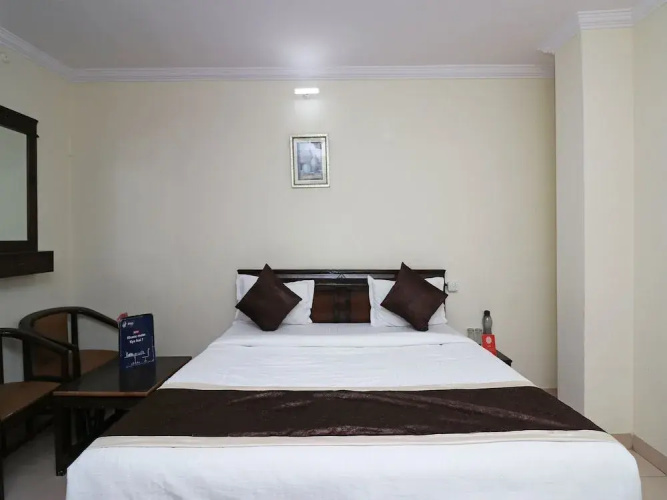 OYO 23009 Hotel Maxx