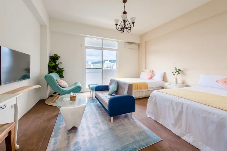 Standard Twin room with balcony