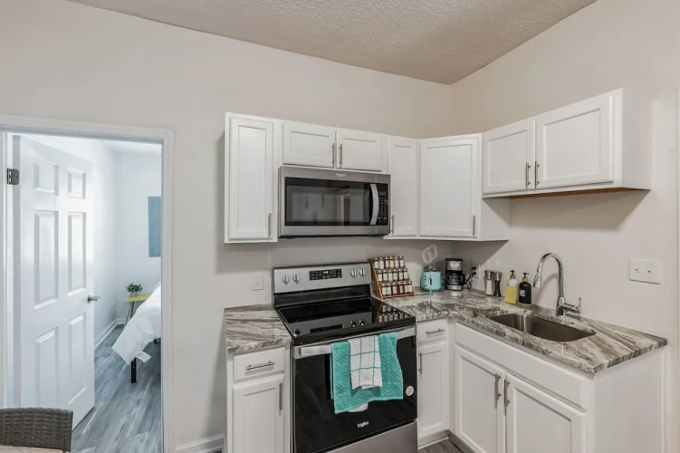 4 Bedrooms Cottage