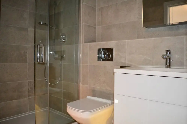 Modern 2 Bedroom Central Manchester Apartment